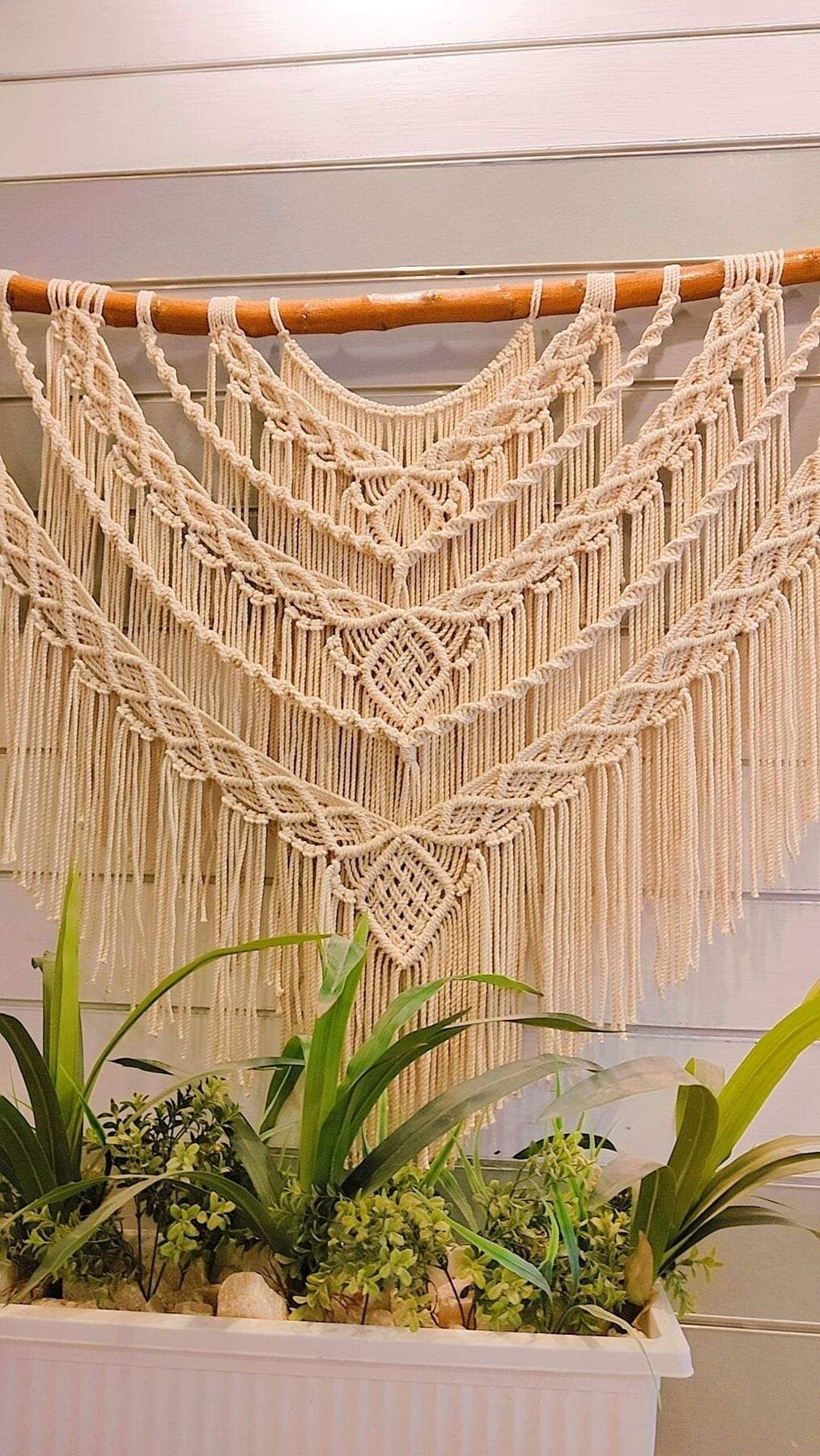 Peça artesanal em macramê